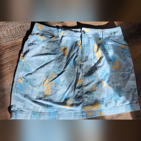 Chistopher Banks jean skirt with inner shorts. Skort size 16. NWOT. Has pockets. - Picture 2 of 7